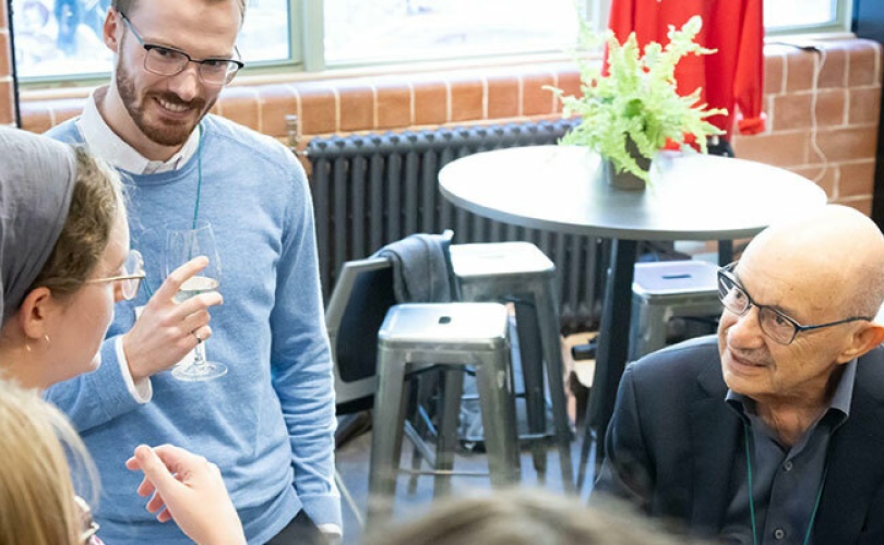 Vadasz Scholars chat with Les Vadasz